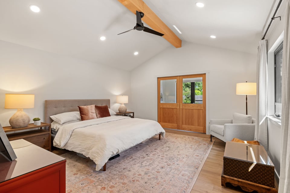 master-bedroom-sacramento-ca-remodel-vaulted-ceiling-wood-beams